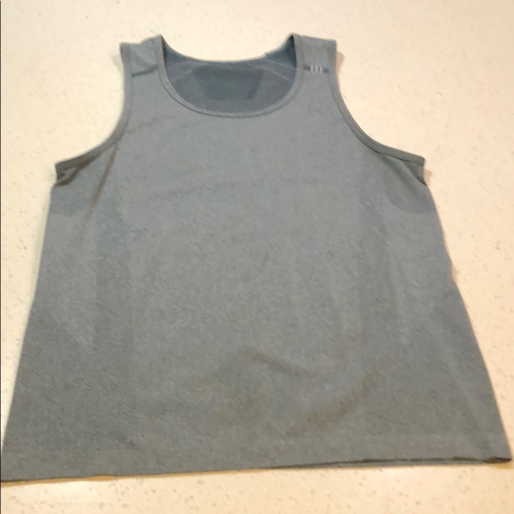 Men’s lululemon Metal Vent Tech Tank size small